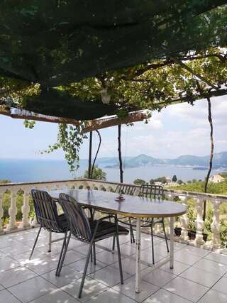 Апартаменты Apartments Dragišić Свети-Стефан Апартаменты Делюкс-1